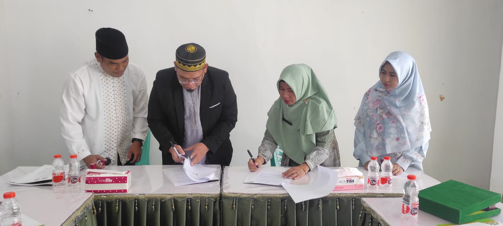 Fakultas Syariah tanda tangani MoA dengan MUI Kabupaten Padang Lawas, Perkuat Sinergi dalam Pengembangan Tri Dharma Perguruan Tinggi Fakultas Syariah tanda tangani MoA dengan MUI Kabupaten Padang Lawas, Perkuat Sinergi dalam Pengembangan Tri Dharma Perguruan Tinggi